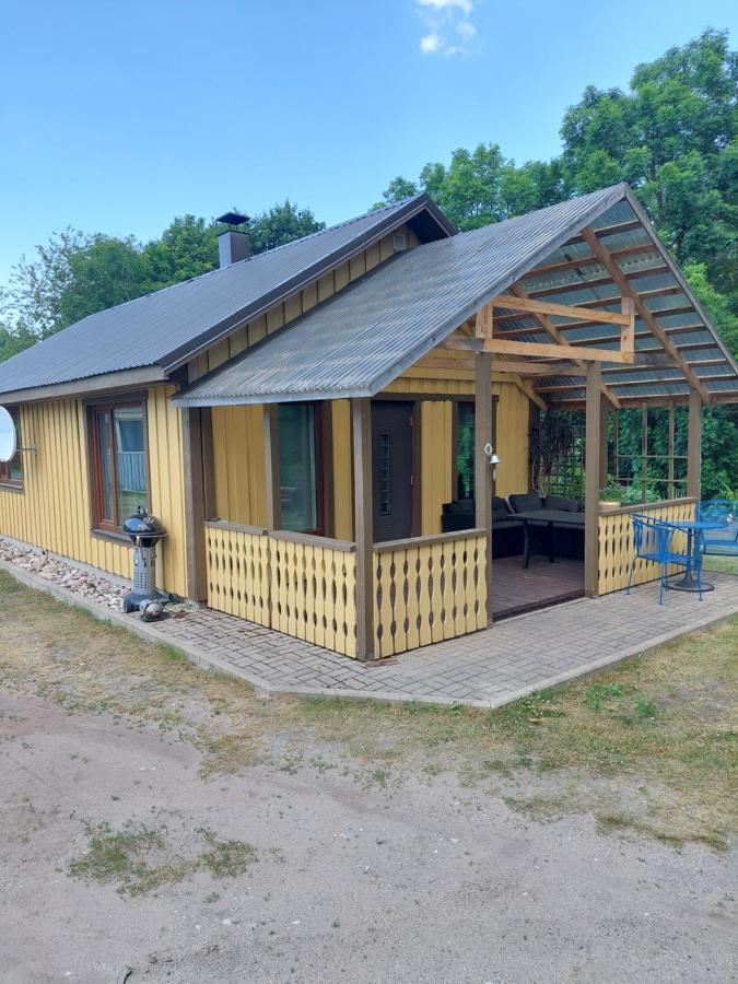 Villa Joekalda Kodumajutus Häädemeeste Exterior foto